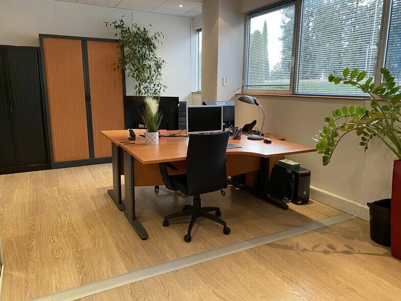 Office in Avignon to rent - Building Photo - Image 3 of 8