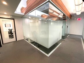 144 E 44th St, New York, NY to rent Interior Photo- Image 1 of 9