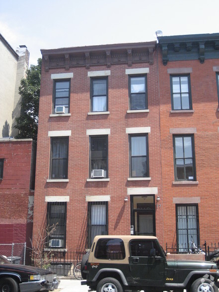 77 Saint Marks Pl, Brooklyn, NY for sale - Building Photo - Image 3 of 4