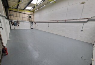 Limberline Spur, Portsmouth to rent Interior Photo- Image 2 of 2