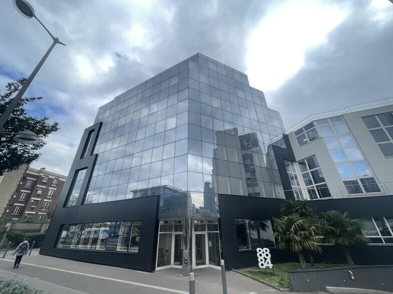 Office in Courbevoie to rent - Building Photo - Image 1 of 16