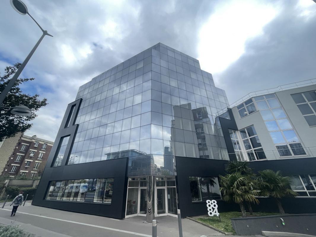Office in Courbevoie to rent Building Photo- Image 1 of 17