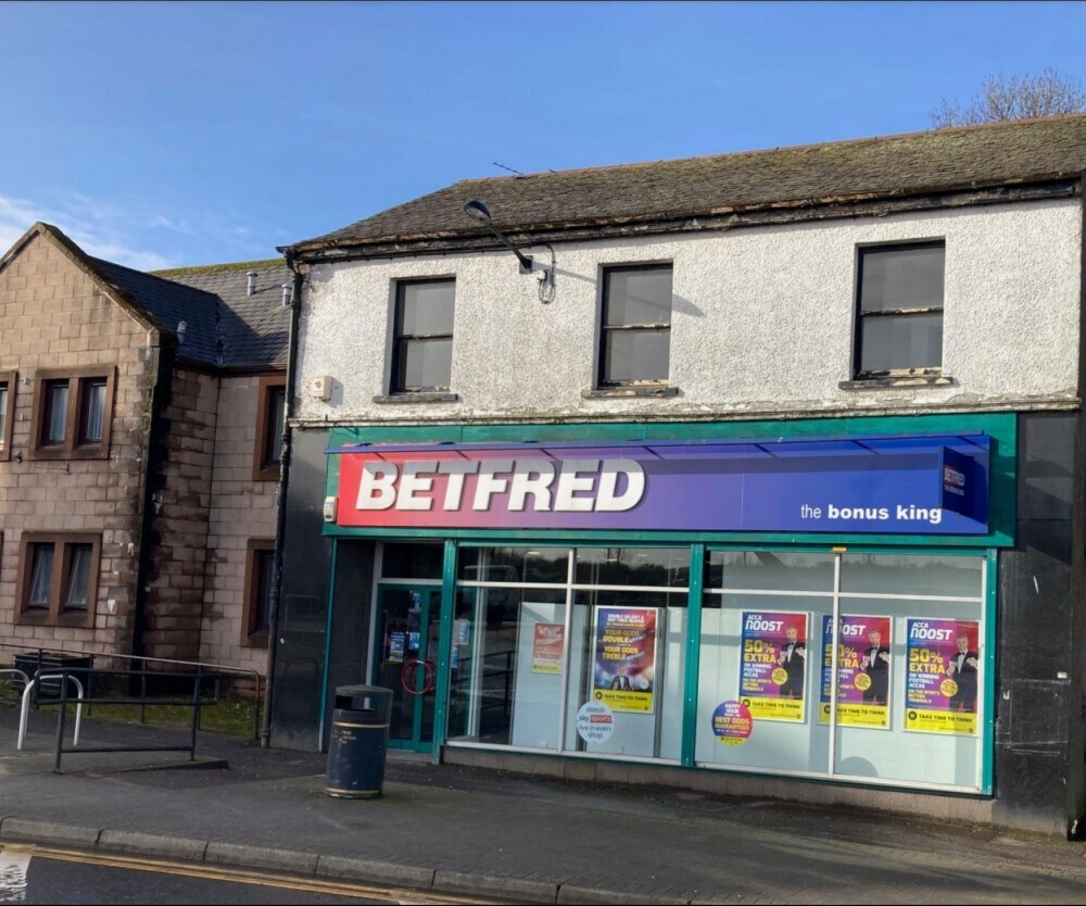 6 Main St, Kilbirnie to rent Building Photo- Image 1 of 1