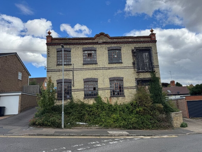 Park Rd, Raunds for sale - Primary Photo - Image 1 of 2