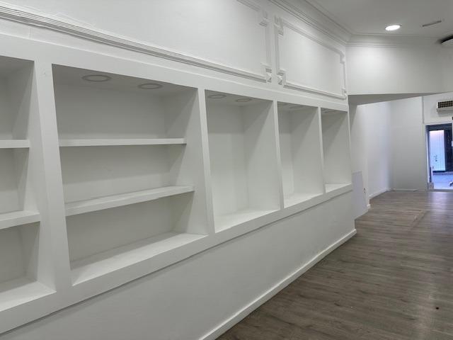 Manresa, BAR 08241 - Unit - - - Interior Photo - Image 2 of 11