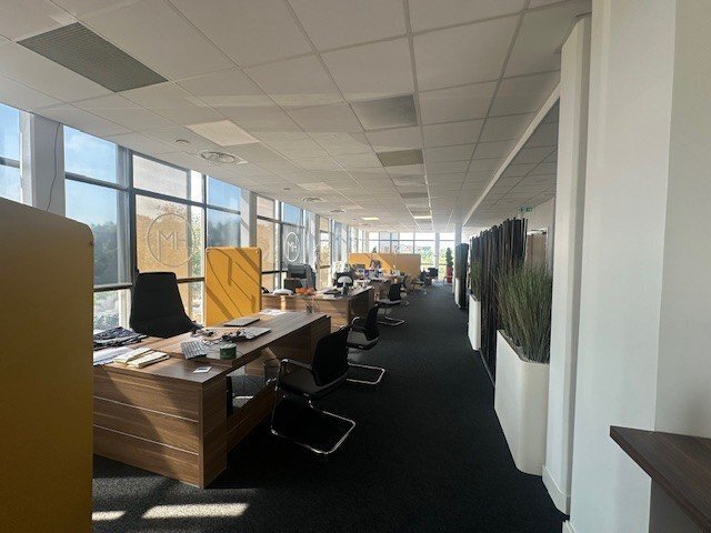 Office in Labège to rent - Interior Photo - Image 1 of 5