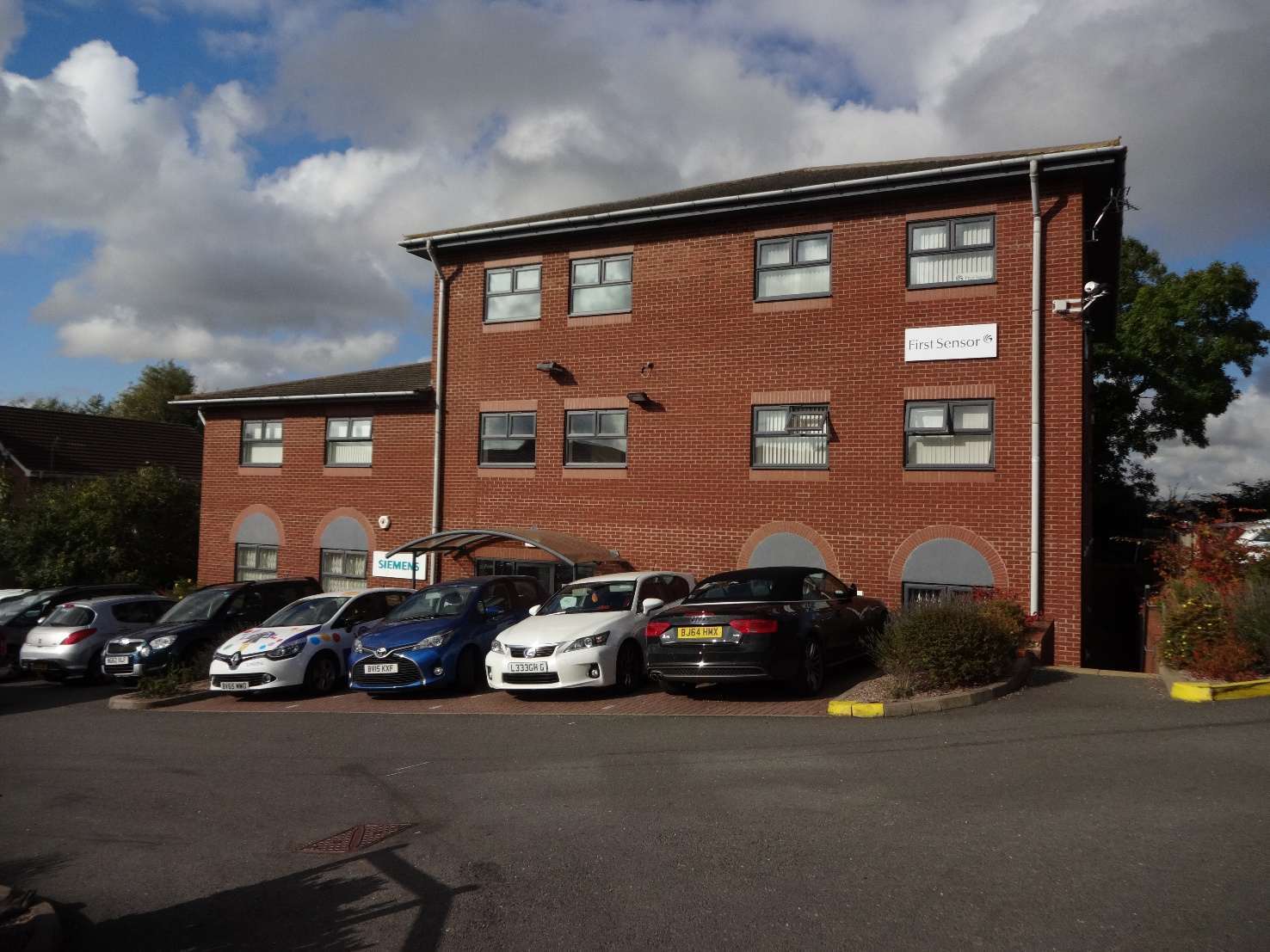 Somers Rd, Rugby to rent Building Photo- Image 1 of 1