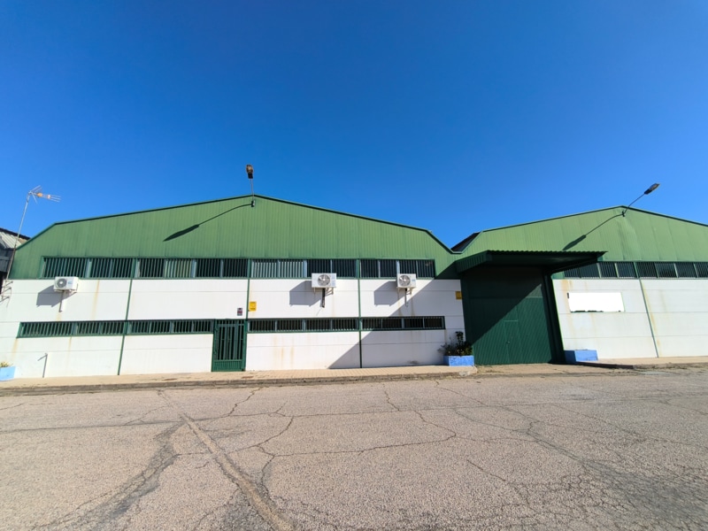 Dos Naves Industriales portfolio of 2 properties for sale on LoopNet.co.uk Building Photo- Image 1 of 21
