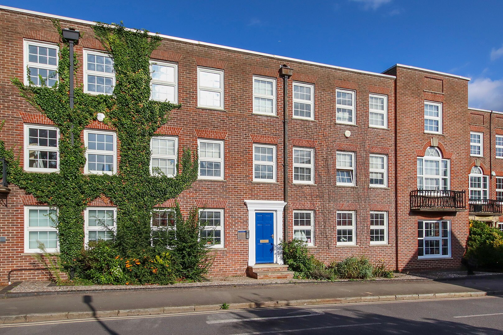 The Hart, Farnham for sale Primary Photo- Image 1 of 1