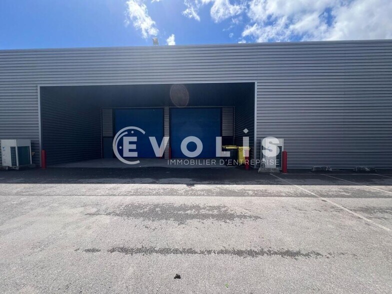 Light Industrial in Alfortville to rent - Building Photo - Image 3 of 3