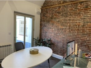 Folly Ln, Petworth to rent Interior Photo- Image 2 of 2