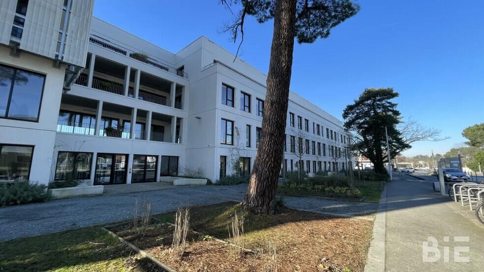Office in Pessac to rent - Building Photo - Image 2 of 7
