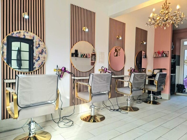 840 Carmarthen Rd, Swansea for sale - Building Photo - Image 2 of 33