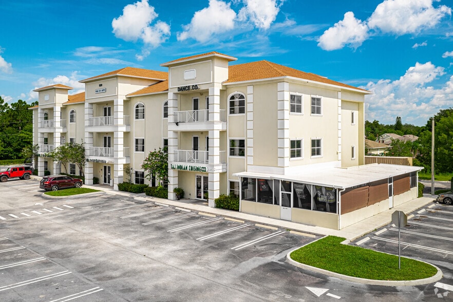 529 NW Prima Vista Blvd, Port Saint Lucie 34983