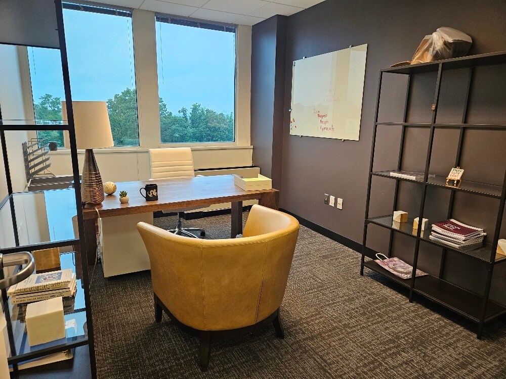 6400 Arlington Blvd, Falls Church, VA for rent Interior Photo- Image 1 of 10
