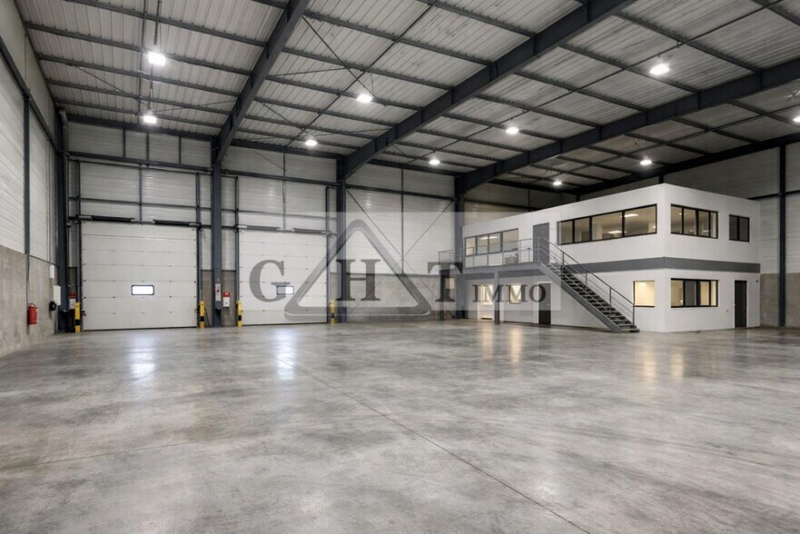Industrial in Chambly for sale - Building Photo - Image 1 of 2