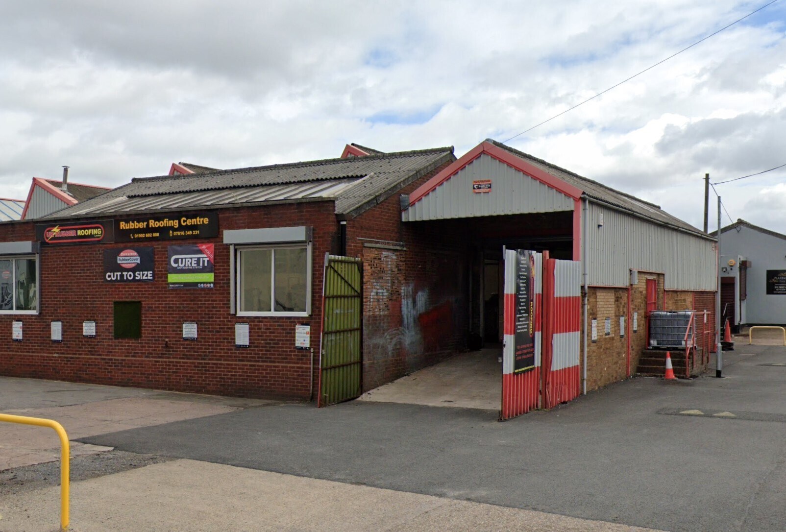 15 St. Annes Rd, Willenhall to rent Primary Photo- Image 1 of 2