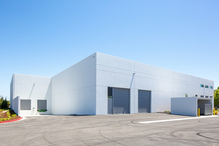 2115 North Loop Rd, Alameda, CA to rent - Building Photo - Image 2 of 4