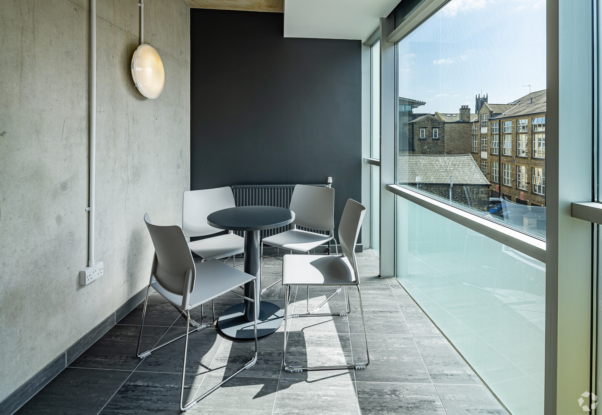 6 Friendly St, Huddersfield to rent Interior Photo- Image 1 of 9