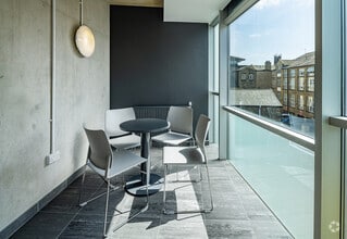 6 Friendly St, Huddersfield to rent Interior Photo- Image 2 of 9