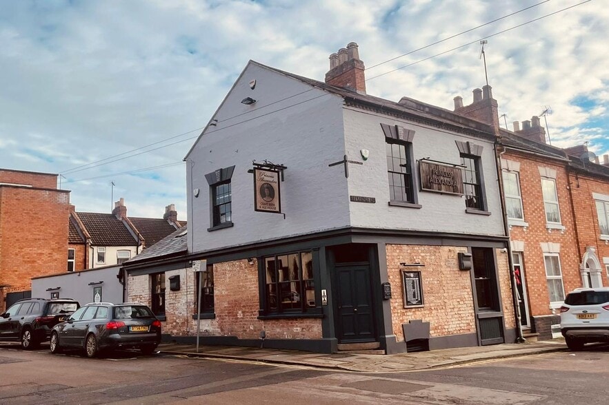 1 Alexandra Rd, Northampton for sale - Building Photo - Image 1 of 17