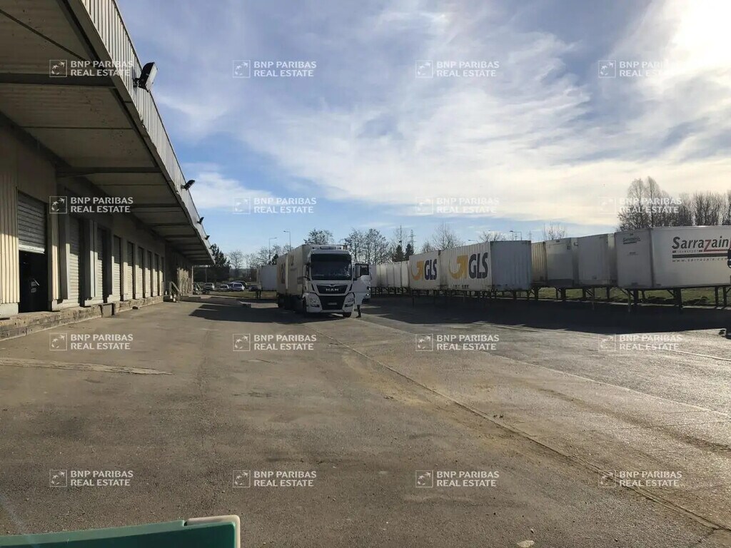 Location Entrepôt logistique 3 399 m² - Photo 1