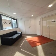 Office in Clichy to rent Lobby- Image 2 of 7