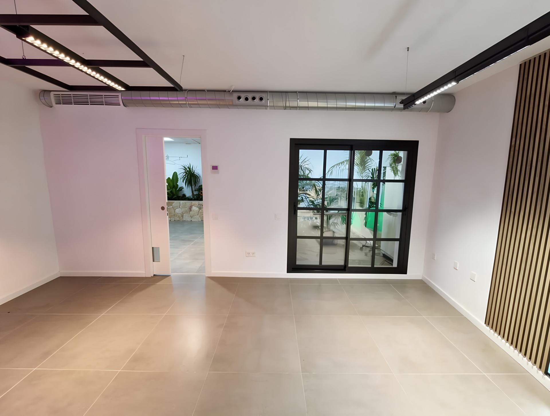 Retail in Vilanova i la Geltrú, Barcelona to rent Primary Photo- Image 1 of 3