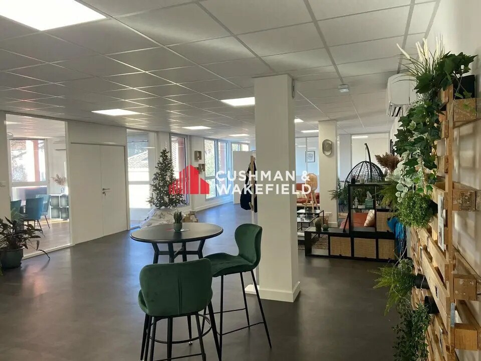 Office in Toulouse to rent Interior Photo- Image 1 of 12