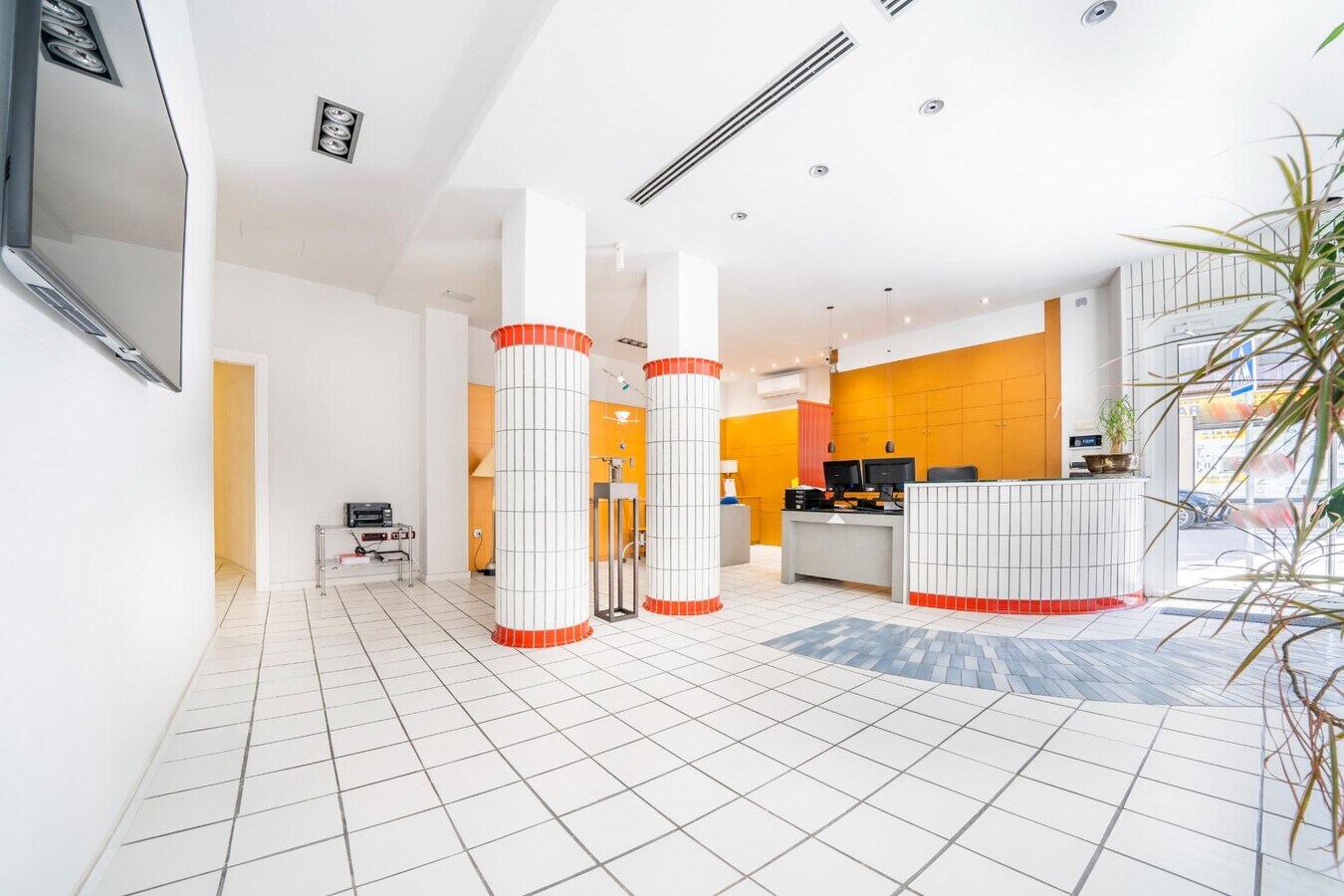 Granollers, BAR 08401 - Unit Pt01 - - Interior Photo - Image 1 of 12
