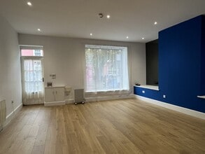 12-12A Market Pl, Cockermouth to rent Interior Photo- Image 1 of 2