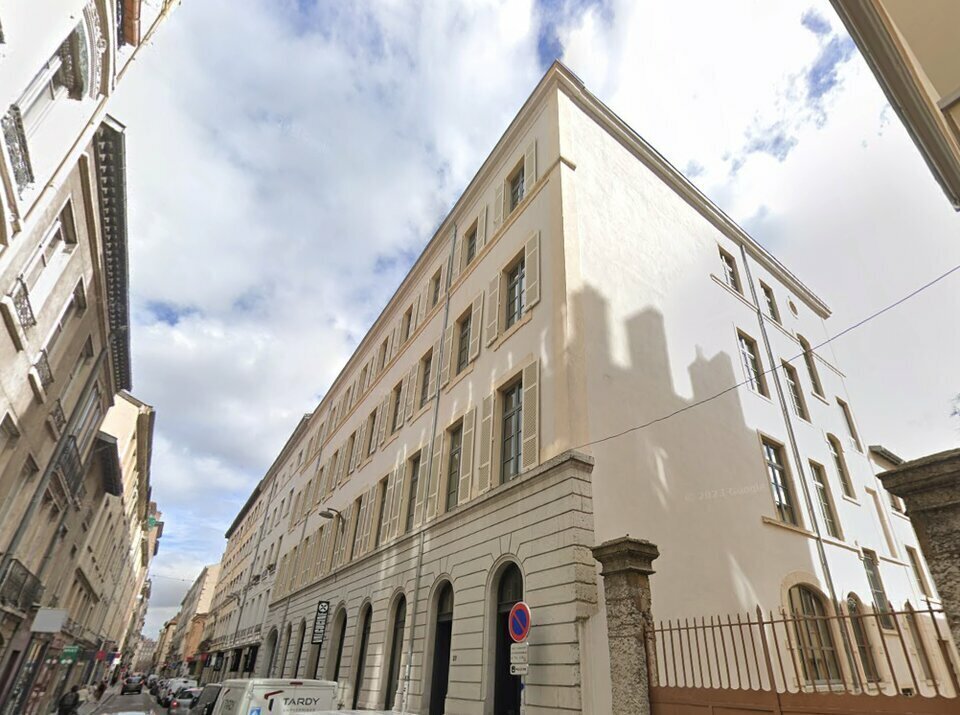 Office in Lyon to rent Building Photo- Image 1 of 15