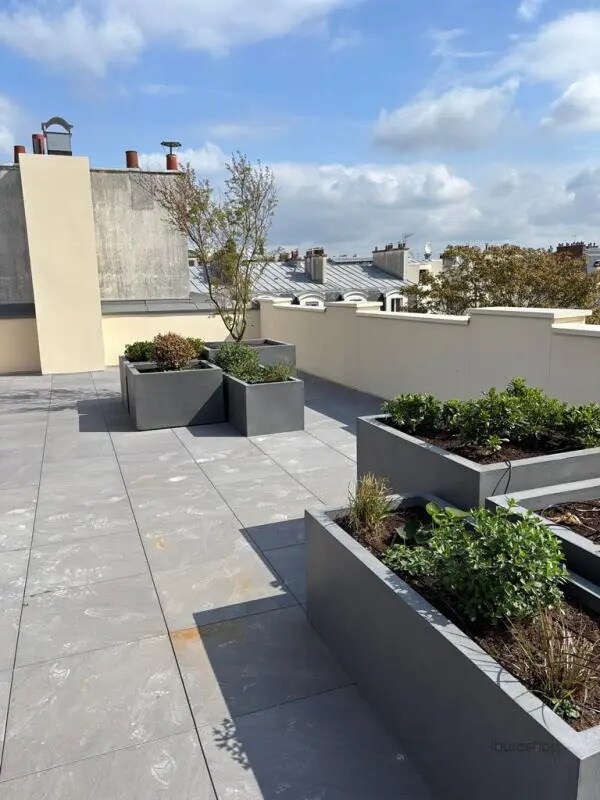 Office in Saint-Denis to rent Building Photo- Image 1 of 6