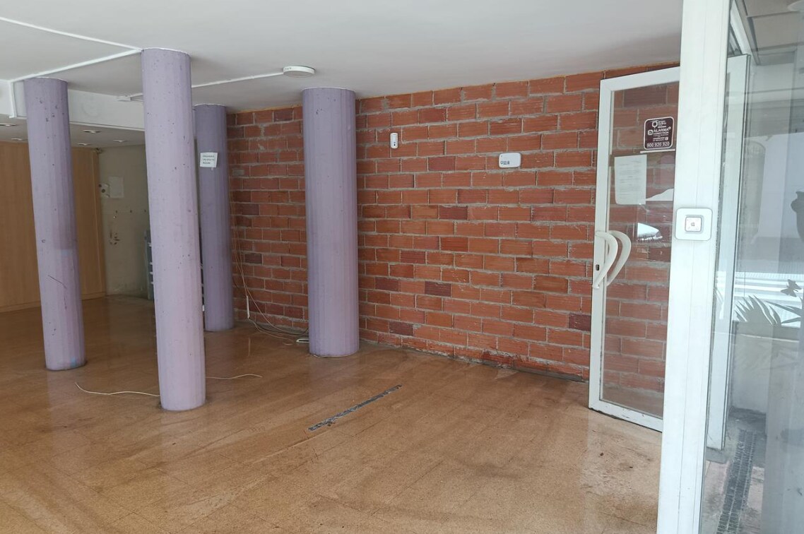 Carrer de Palaudàries, Granollers, BAR 08402 - Unit Puerta 02 - - Interior Photo - Image 2 of 25