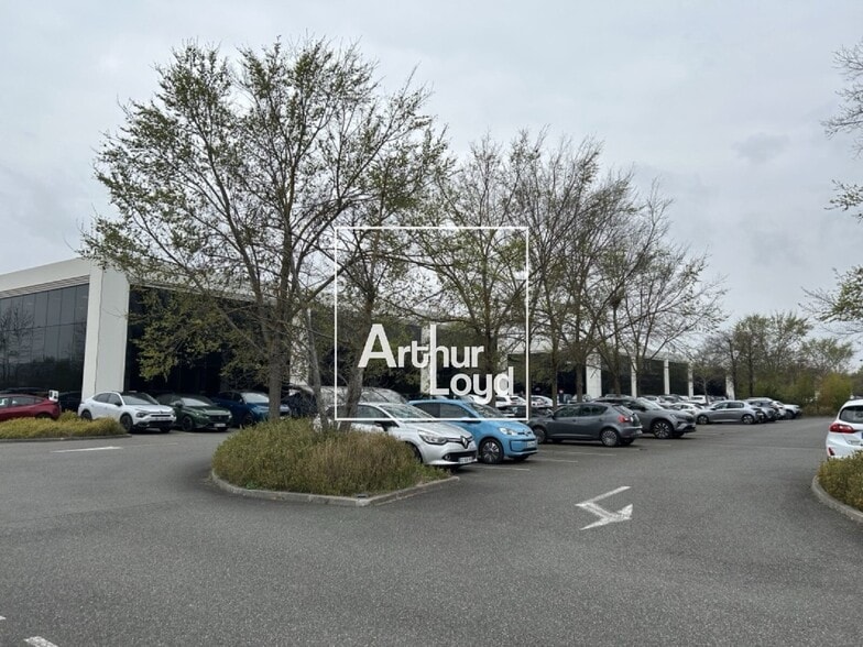 298 Allée Du Lac, Labège to rent - Building Photo - Image 2 of 11
