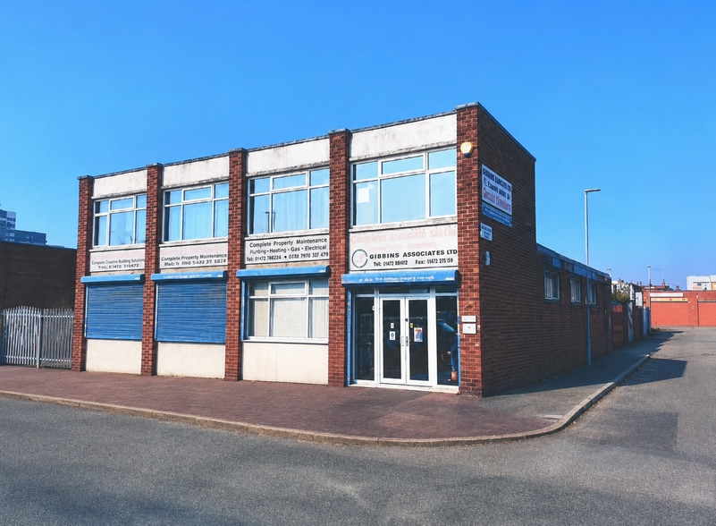 63 Red Bank, Manchester to rent - Building Photo - Image 2 of 4