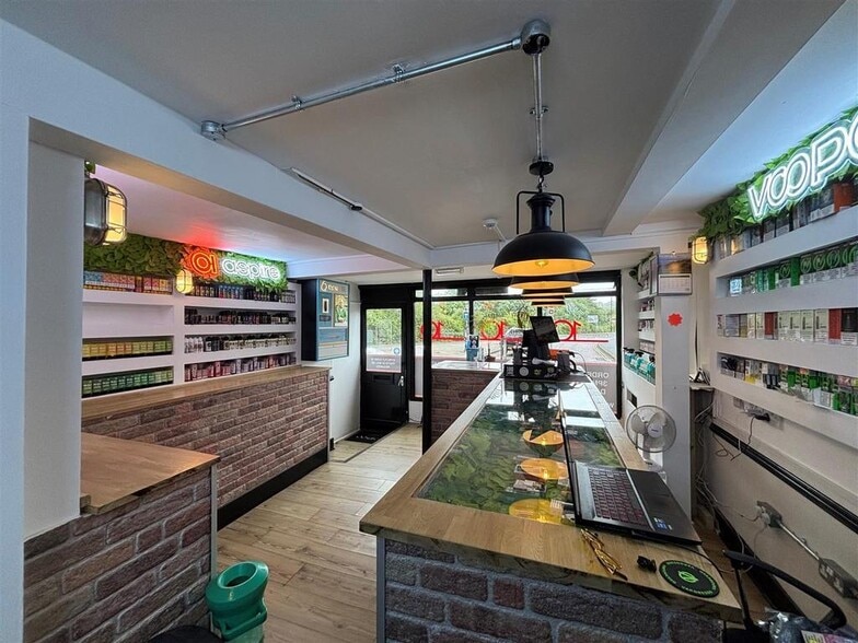 42-44 Ferry Rd, Rye for sale - Interior Photo - Image 2 of 3