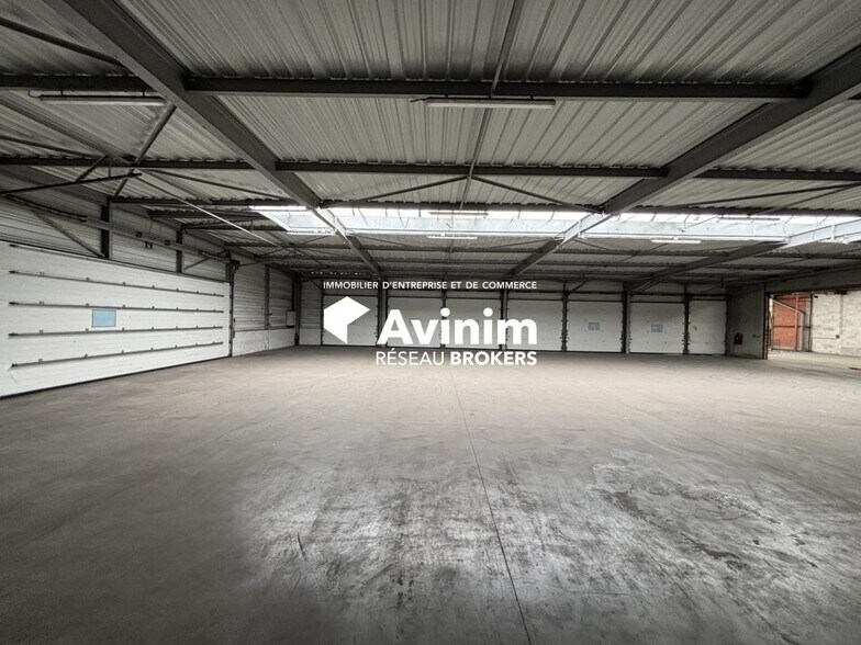 Industrial in Saint Jory to rent - Interior Photo - Image 1 of 13