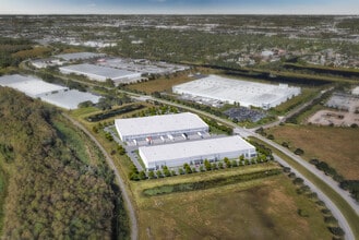 2050 Tradeport Dr, Orlando, FL to rent Building Photo- Image 1 of 4