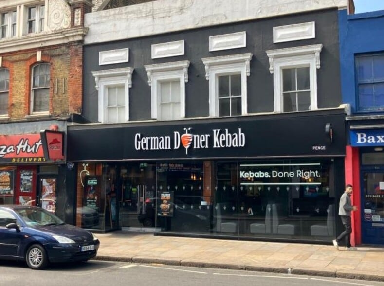 122-124 High St, London to rent - Building Photo - Image 1 of 1