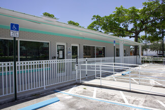 More details for 1015 10th St, Lake Park, FL - Office for Rent