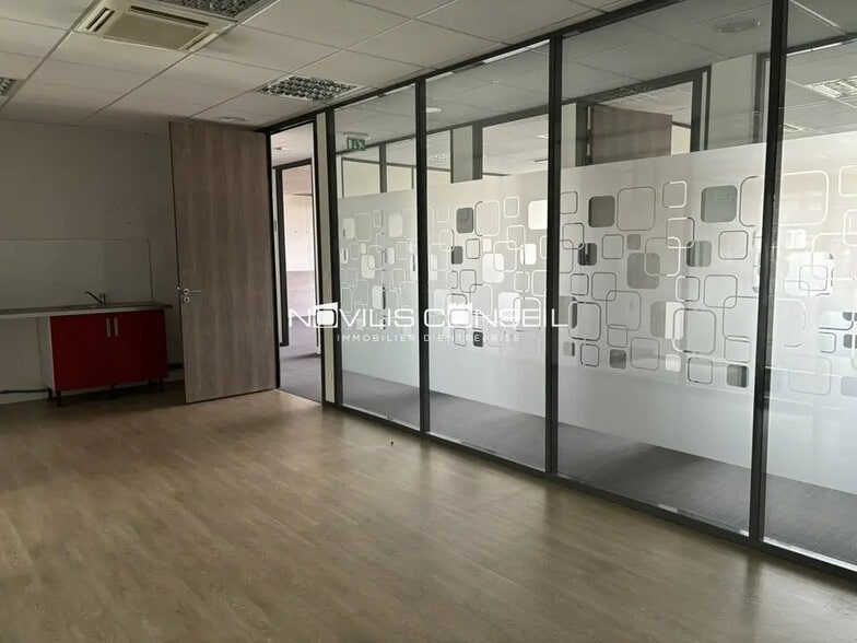 Office in Colomiers to rent - Interior Photo - Image 1 of 7