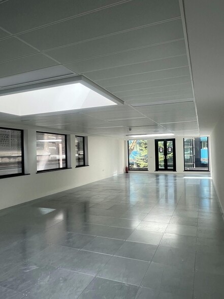 St. Botolph Row, London to rent - Building Photo - Image 3 of 5