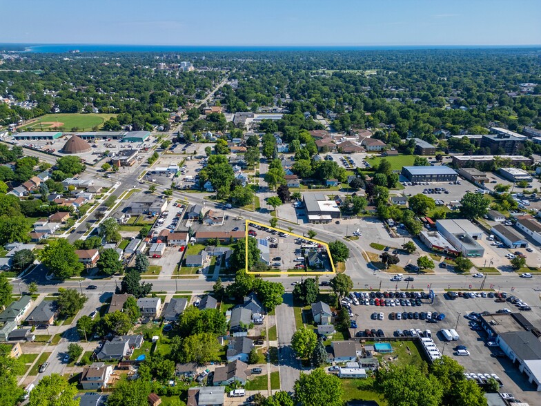 735 Ontario St, Sarnia, ON for sale - Building Photo - Image 2 of 13