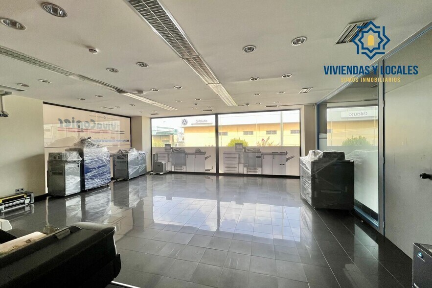 Office in Granada to rent - Interior Photo - Image 3 of 10