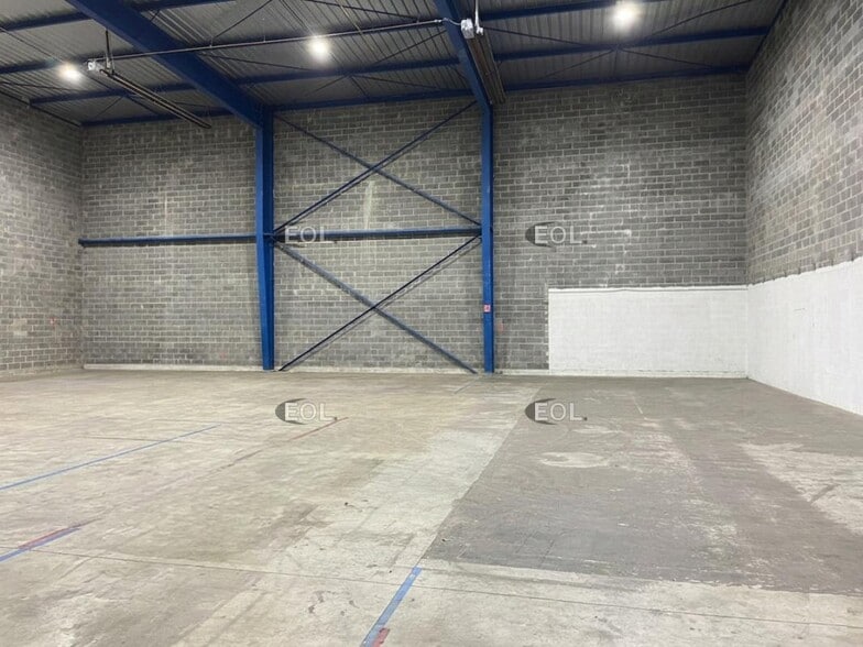 Light Industrial in Gennevilliers to rent - Interior Photo - Image 3 of 5