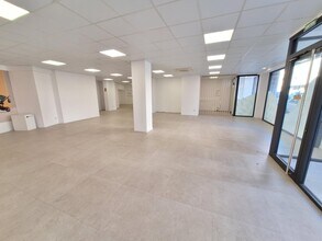Retail in Igualada, Barcelona to rent Interior Photo- Image 2 of 21