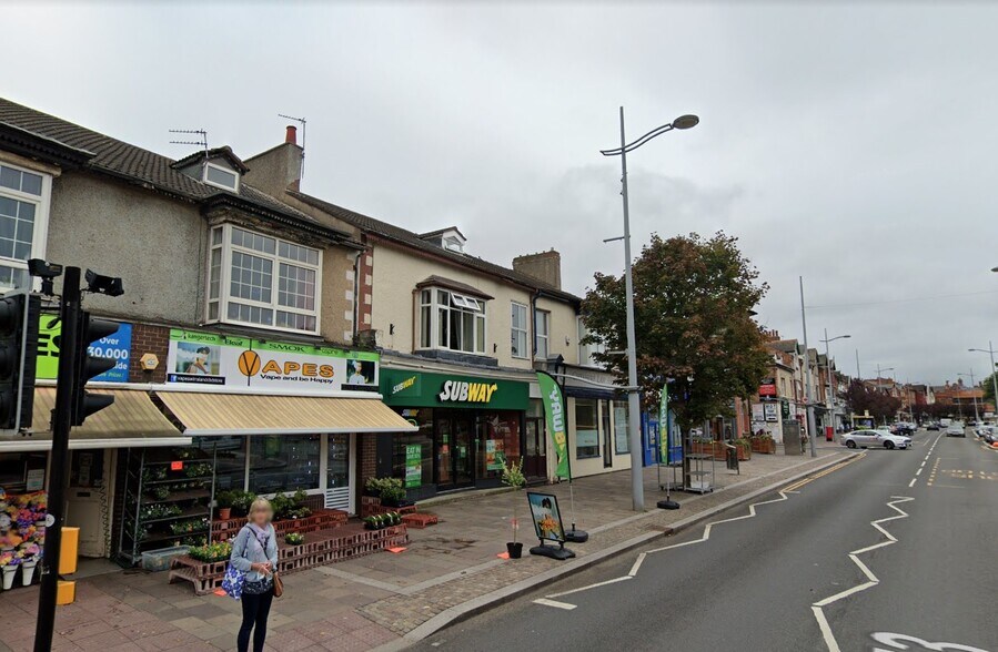 58 Market St, Wirral to rent - Building Photo - Image 2 of 9