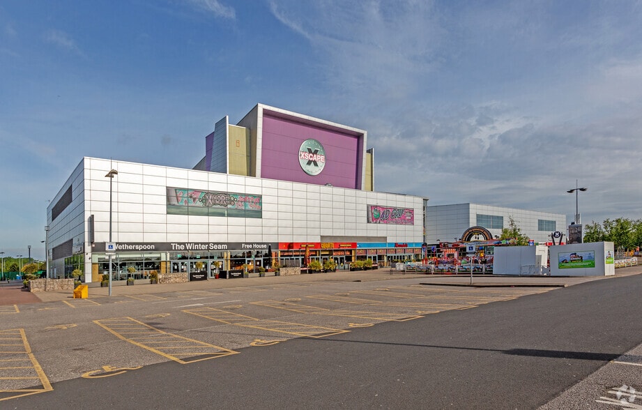 Colorado Way, Castleford to rent - Building Photo - Image 2 of 6
