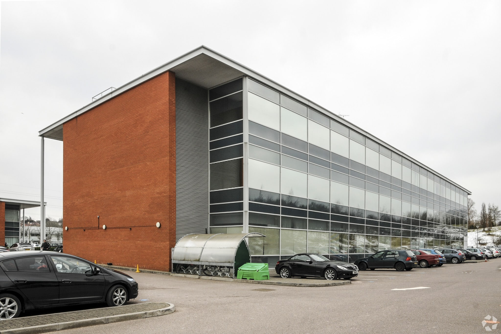 Centennial Av, Elstree to rent Primary Photo- Image 1 of 13
